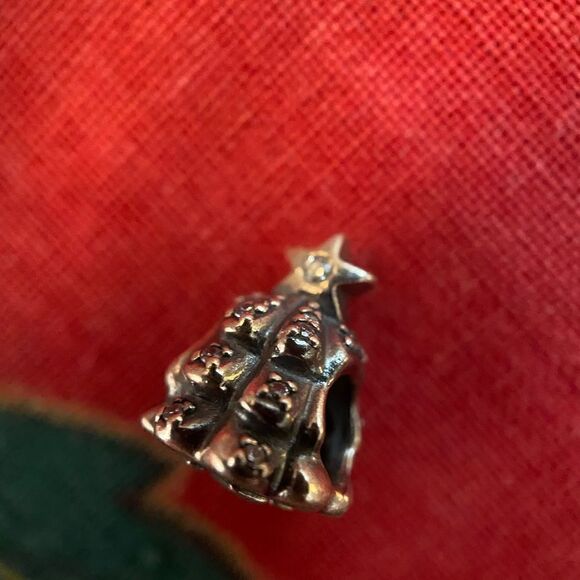 EUC Pandora Unforgettable Moments 2014 Sleigh with Christmas tree charm - Picture 6 of 7